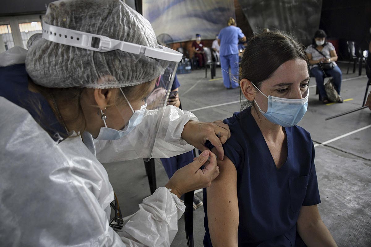 Sindicatos y agrupaciones exigen a Larreta «un plan serio» de vacunación en la Ciudad