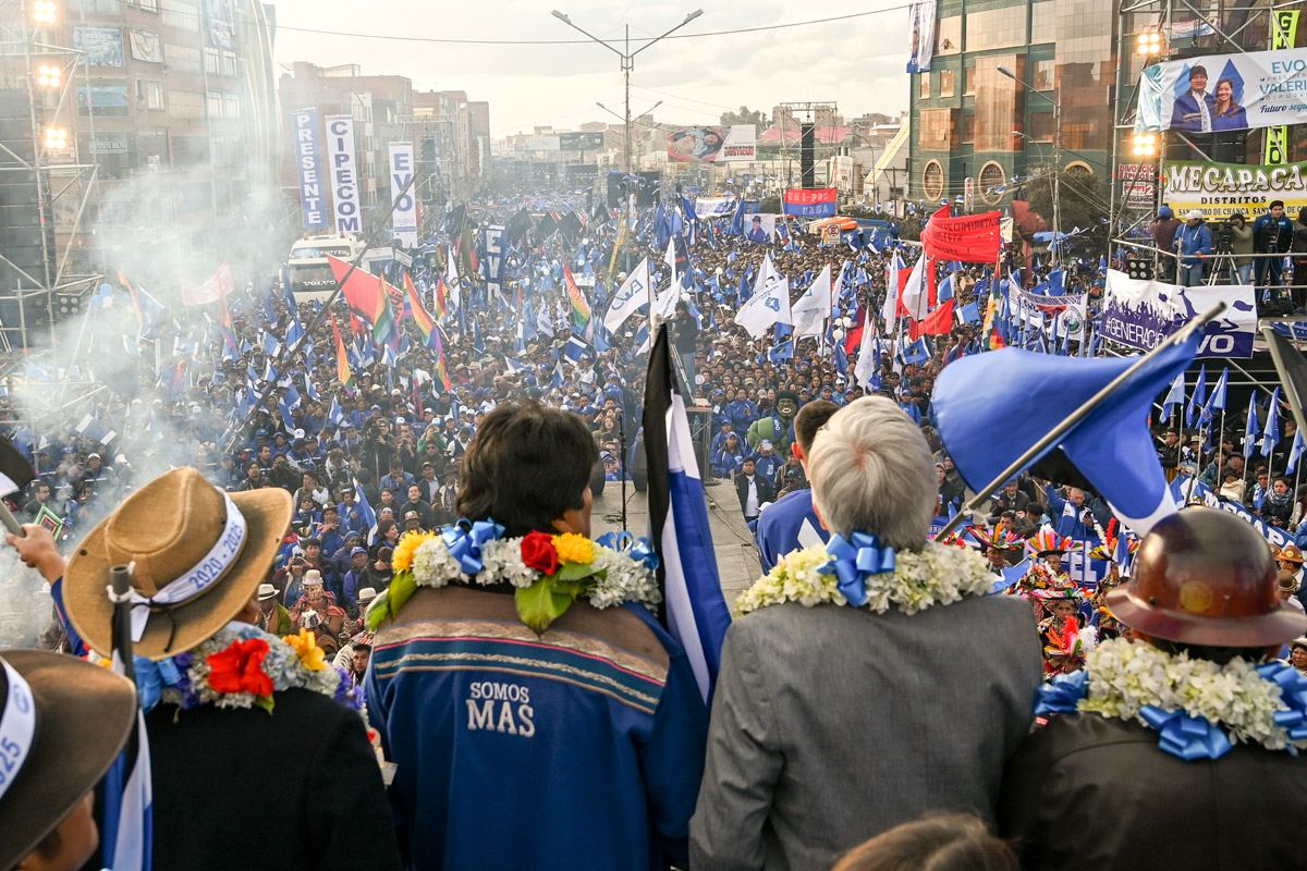 Evo, el hombre que cambió Bolivia, va por otro mandato