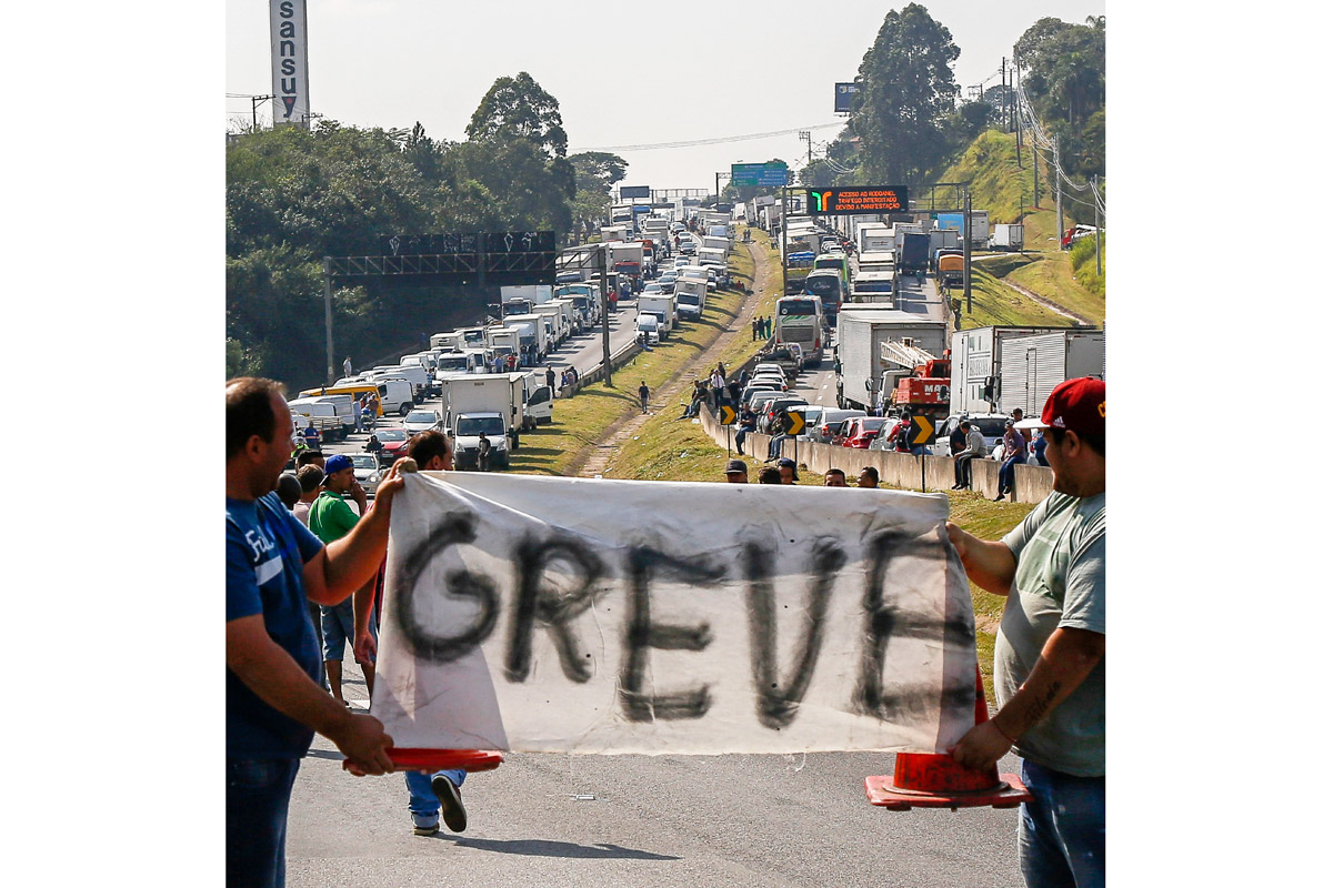 Camioneros se suman a la huelga general del 14 de junio en Brasil