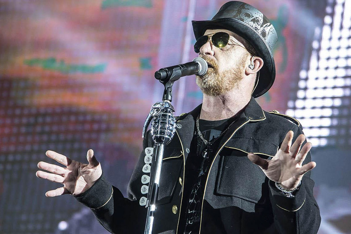 El líder de La Beriso interrumpió los cantos del público contra Macri