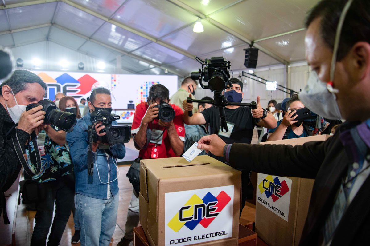 Lanzan la campaña electoral en Venezuela, mientras no para la campaña de desprestigio