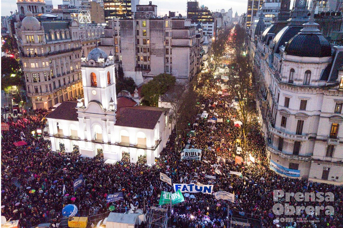 300 mil personas marcharon en defensa de la Universidad Pública