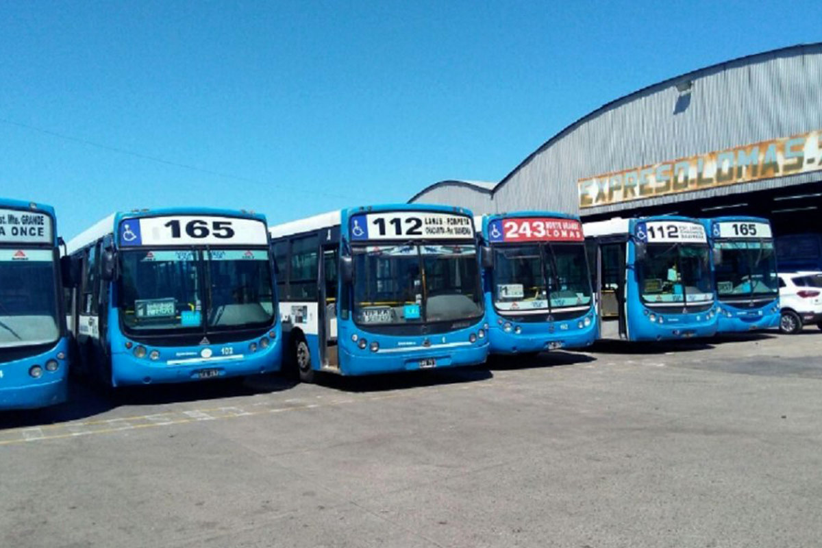 A pesar de la promesa del gobierno de pagar la deuda, sigue el lockout en 100 líneas de colectivos del AMBA