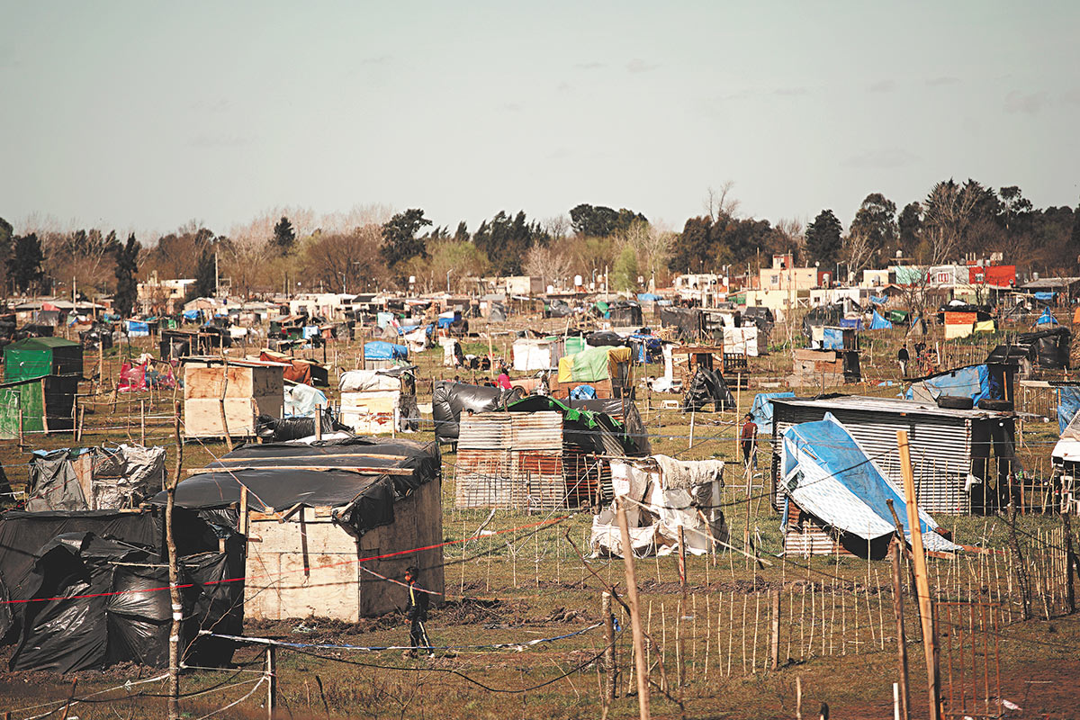 Guernica: el defensor del pueblo bonaerense dijo que buscan «relocalizar» a las familias