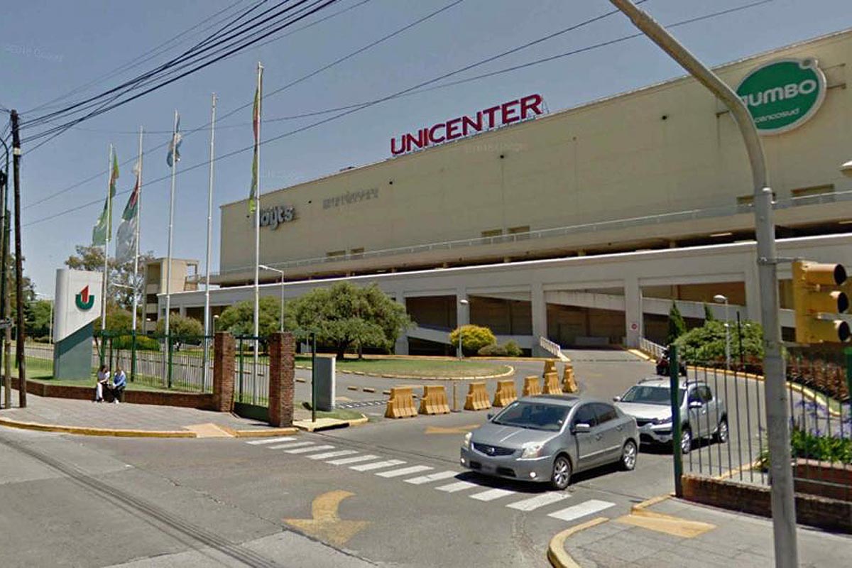 Ante el rechazo de Unicenter, Arroyo Salgado dio marcha atrás con el uso del estacionamiento del shopping