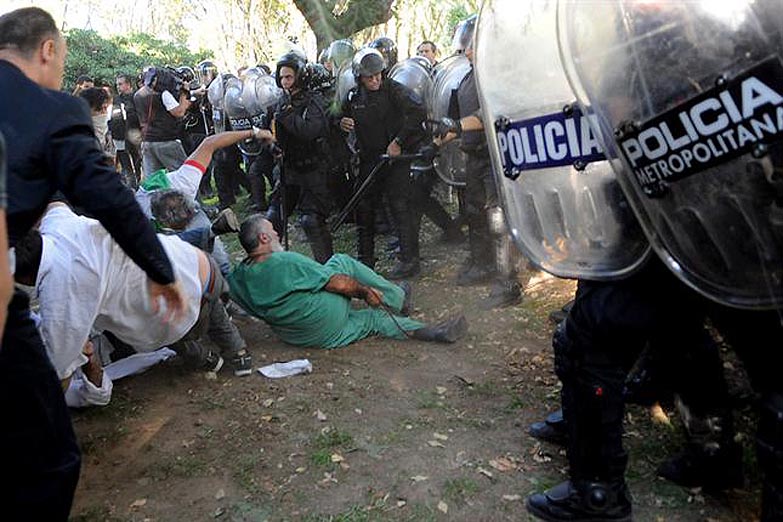 Procesaron a ex subjefe de la Policía Metropolitana por la represión del Borda