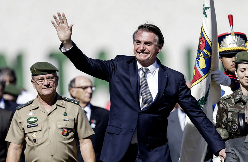 Bolsonaro ningunea a la Comisión de la Verdad y Lula lo tilda de cobarde