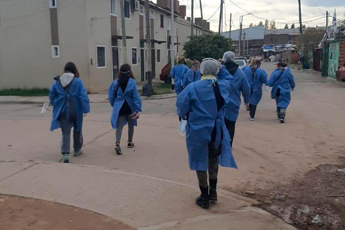 Coronavirus: se superaron los 8000 muertos y hubo otra vez más de 10 mil contagios