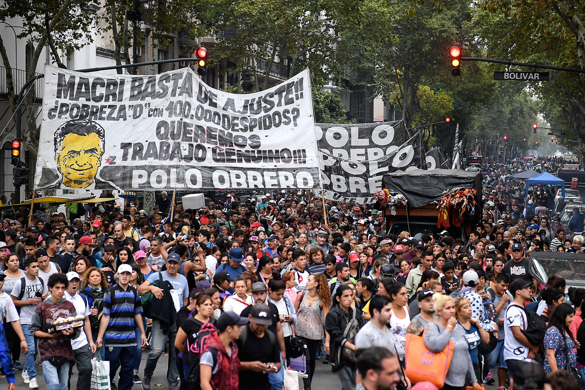 El ajuste de Macri encontró una multitudinaria respuesta en las calles