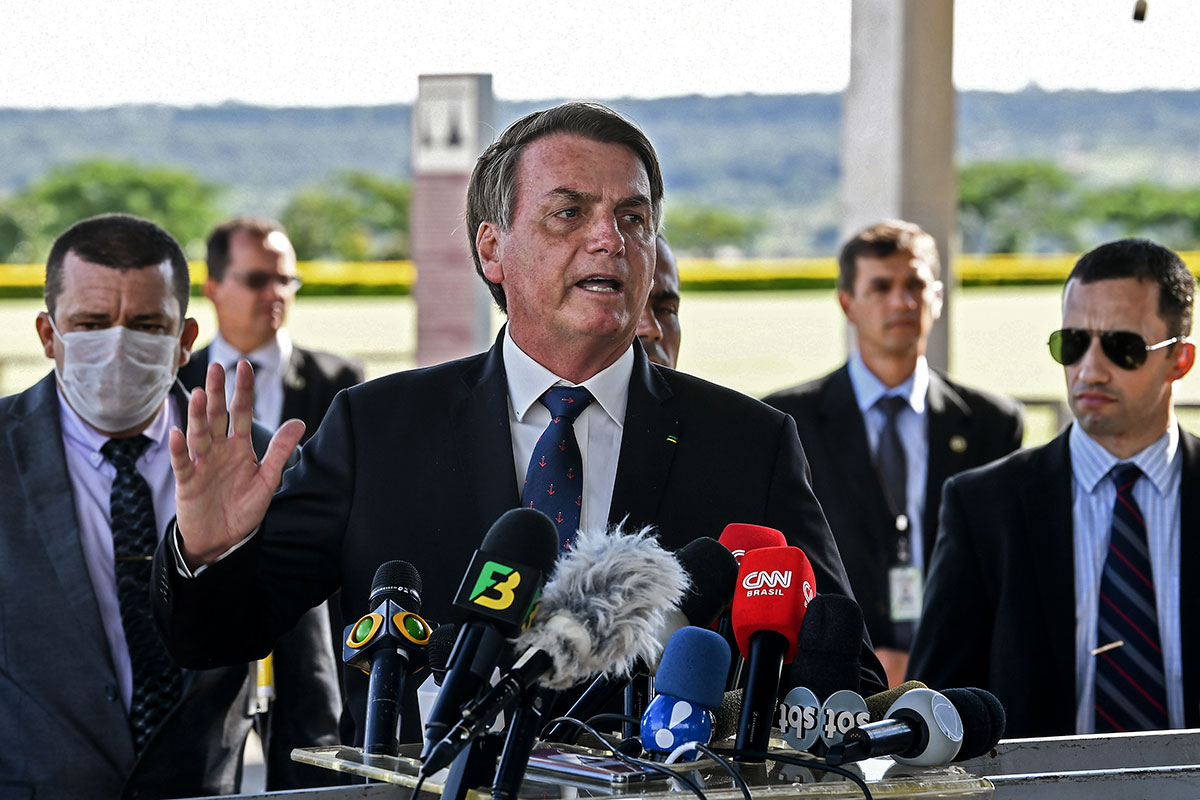 Bolsonaro quiso autorizar que las empresas no paguen salarios durante 4 meses: tuvo que recular
