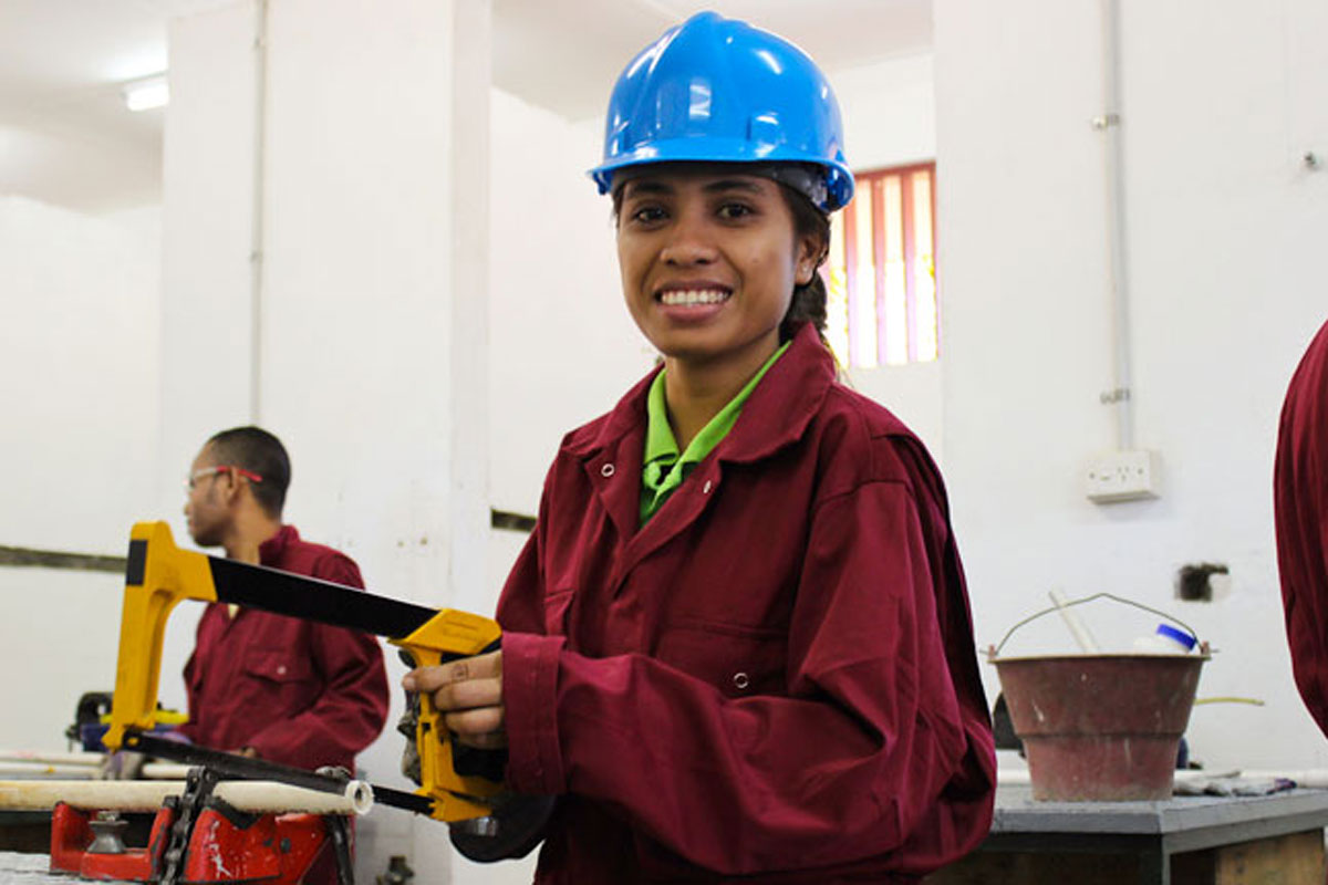 Salarios mundiales: no hay derrame y la brecha entre hombres y mujeres es del 22%