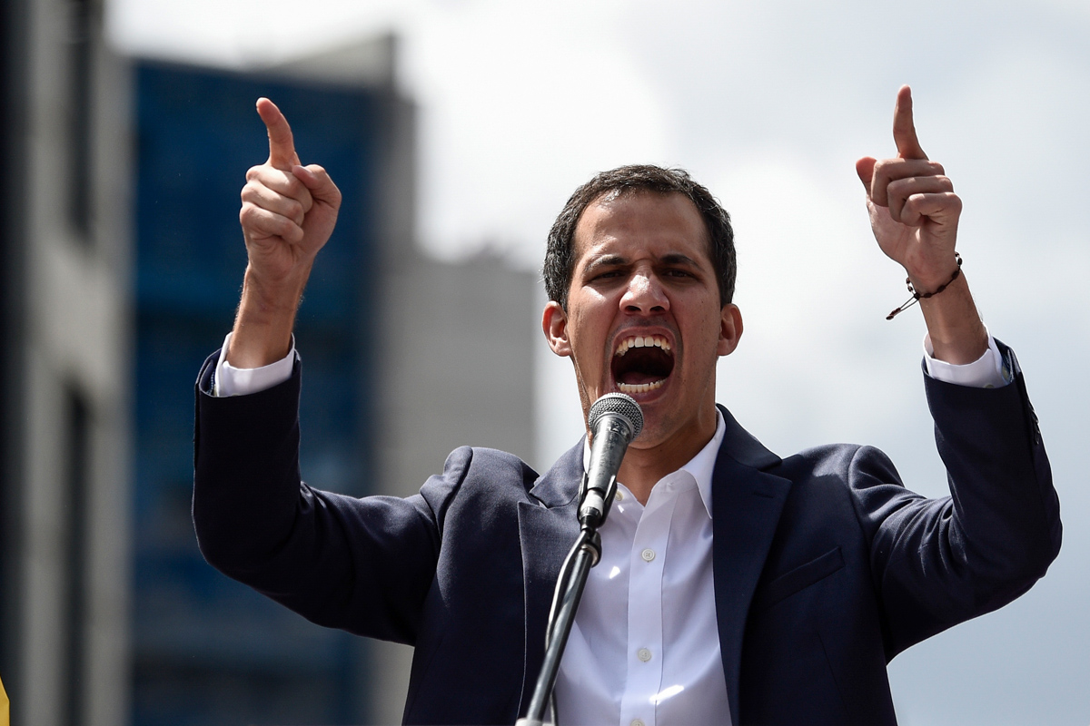Con el respaldo de Estados Unidos, Guaidó agita Venezuela con su regreso