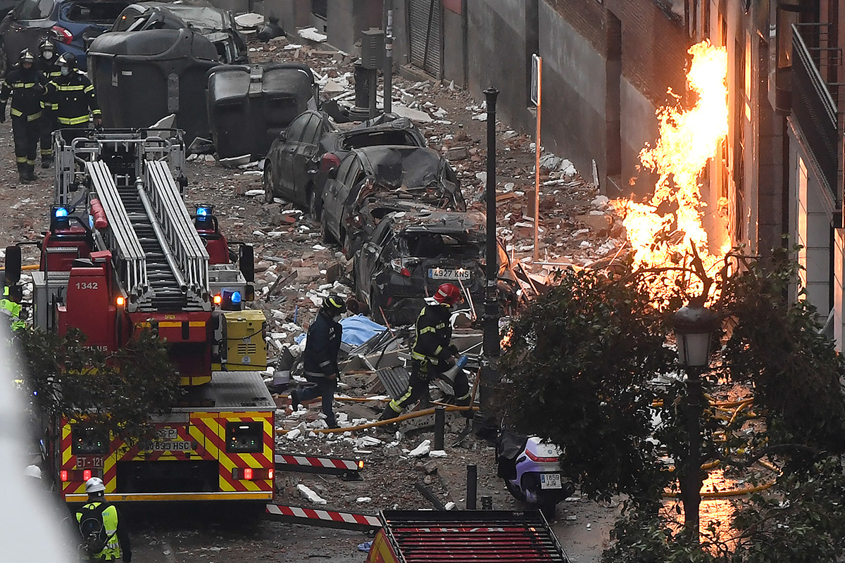 Al menos tres muertos y varios heridos por una explosión en un edificio del centro de Madrid