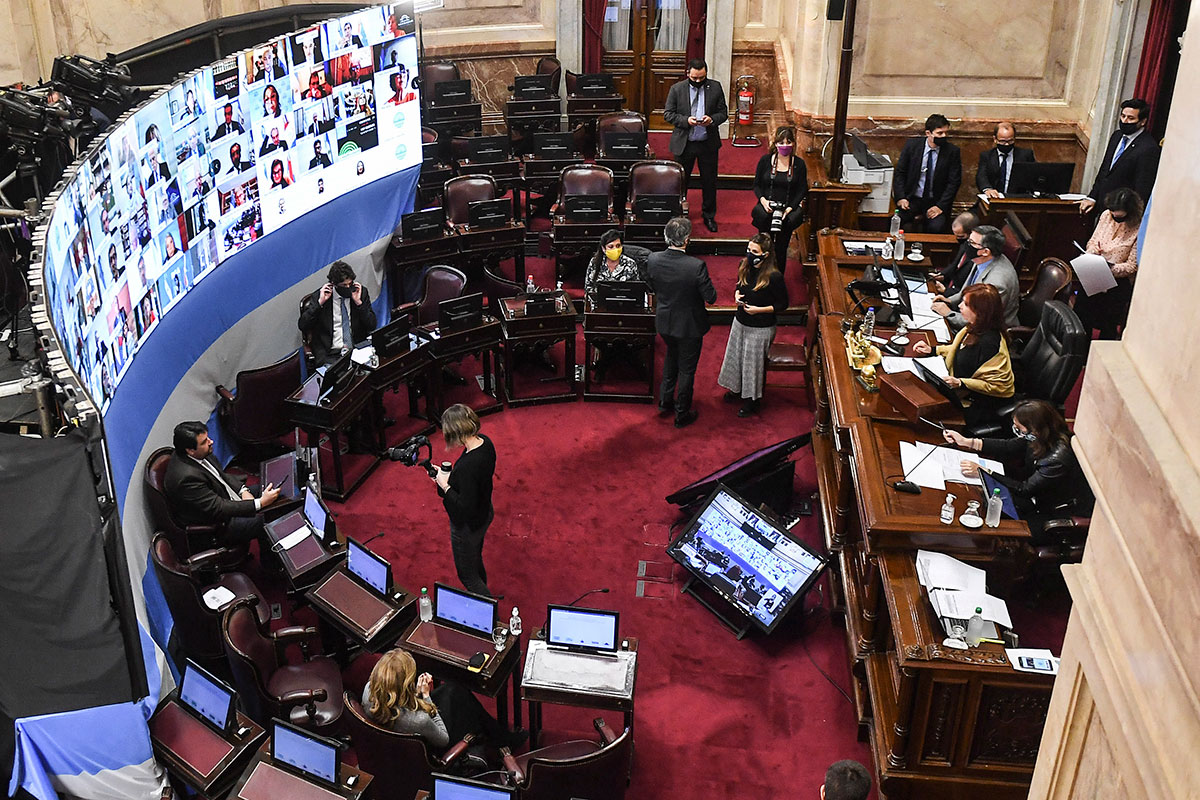 Senado: la oposición se retiró de la sesión que anuló el decreto de Macri sobre escuchas telefónicas