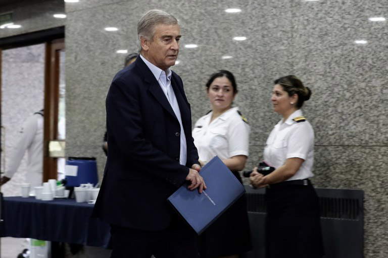 Contrapunto entre Aguad y los familiares por el rescate del submarino