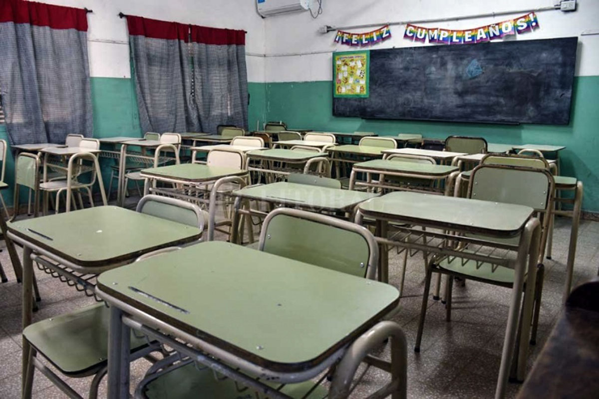 Al menos diez escuelas porteñas no arrancaron las clases por falta de insumos, ventilación o contagios