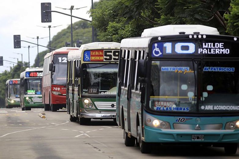 Denuncian que el gobierno porteño adeuda 14 mil millones de pesos en subsidio al transporte público