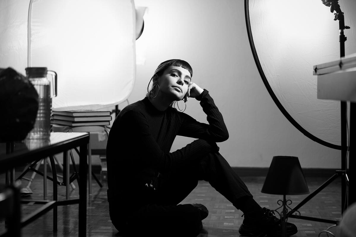 Andrea Abreu: “Creo que las nubes constantes y la ausencia de sol me han ayudado a escribir”