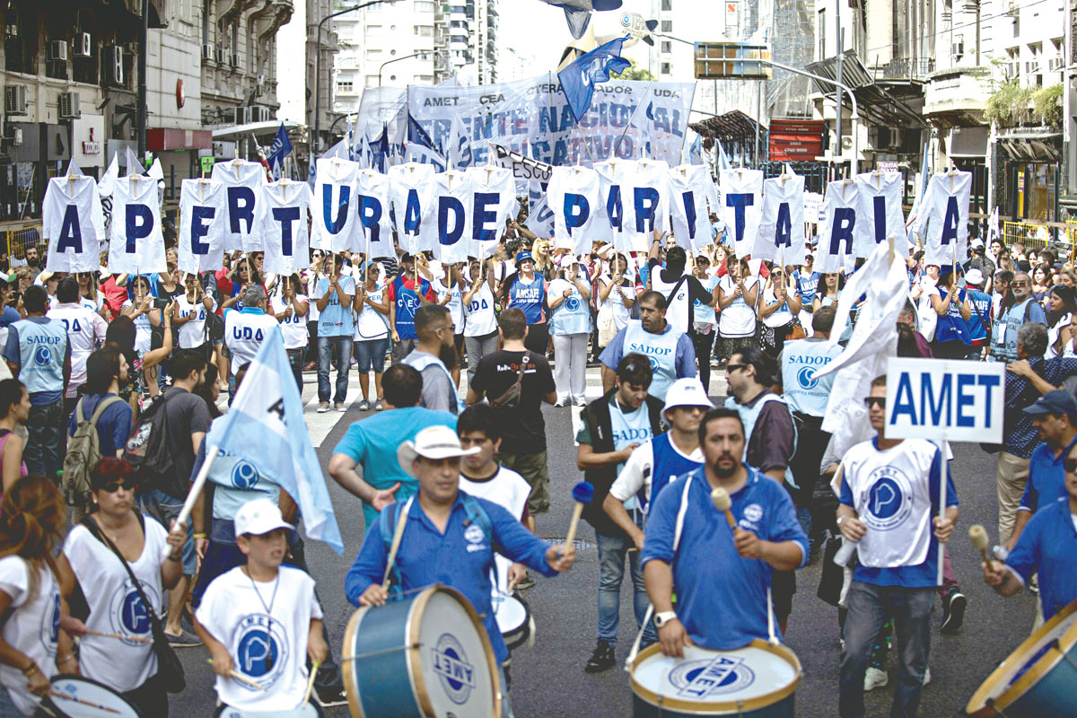 Sigue la apuesta de los gremios a paritarias