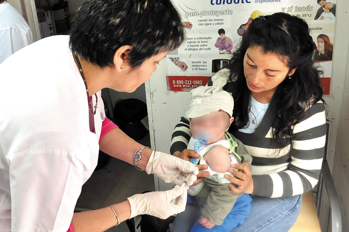 El lunes enviarán turnos de vacunación anticovid para menores desde los 6 meses