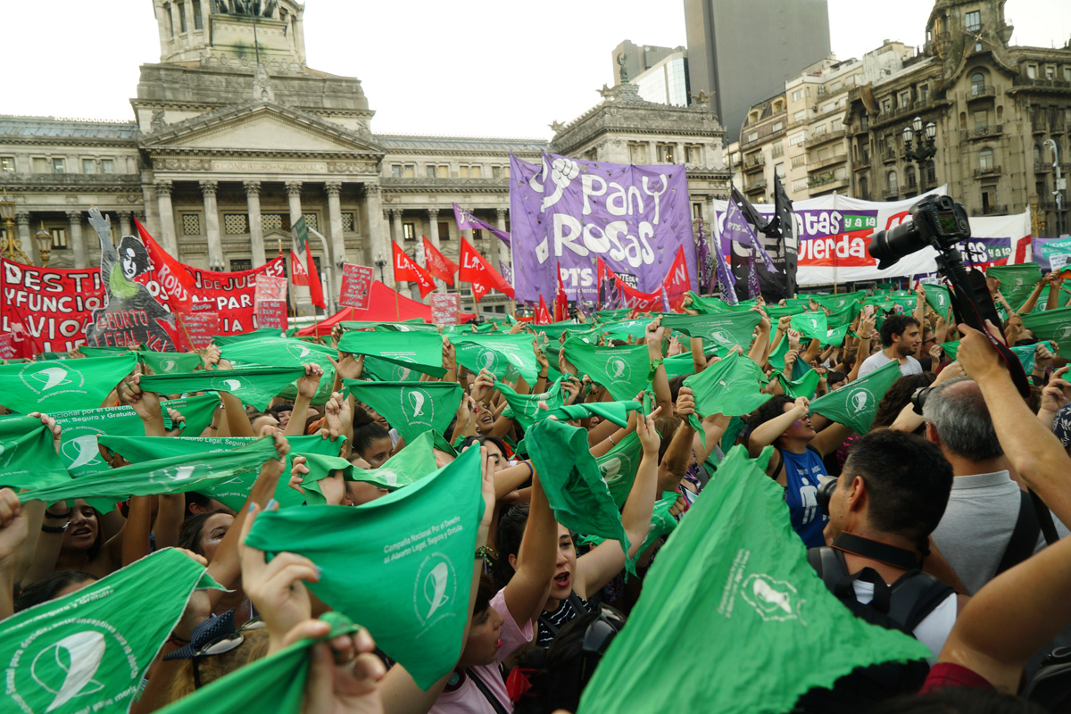 Talleres, picados de fútbol y pañuelazo: así será el primer martes verde de 2019