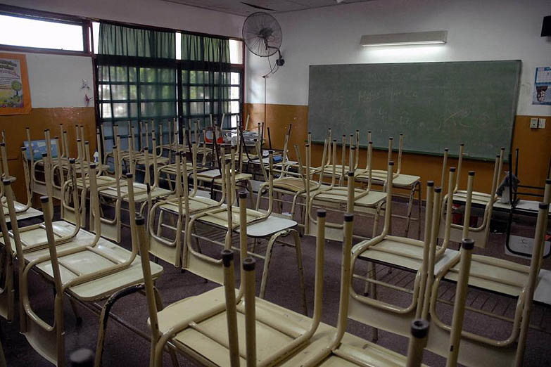 Proponen la creación de un contador de horas sin clases por falta de docentes en escuelas porteñas