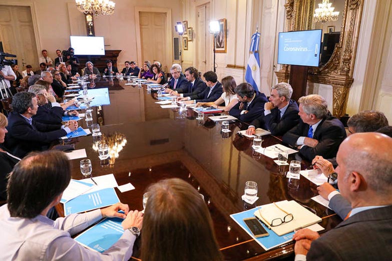 El presidente evalúa un parate total junto a los gobernadores