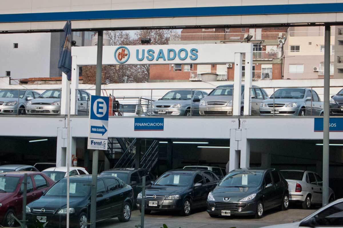 Las concesionarias de autos vendieron un 34,7% menos en septiembre