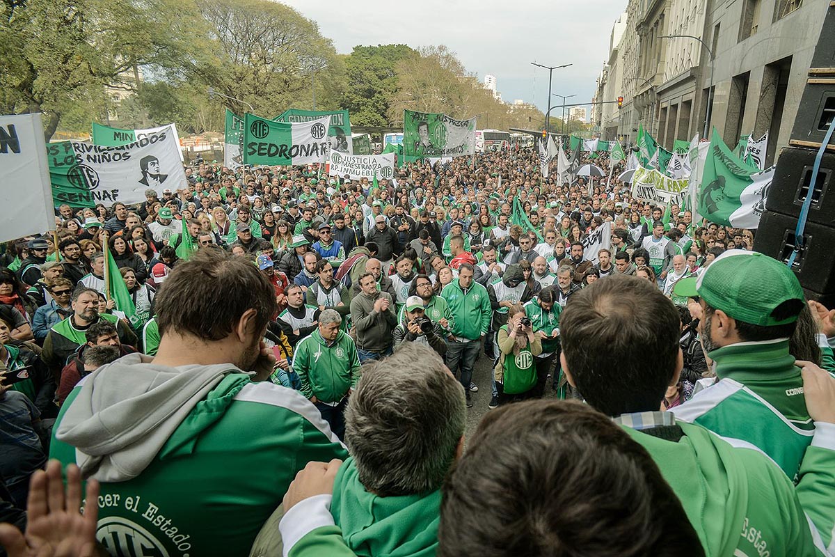 Paro nacional de ATE en reclamo de paritarias y la reincorporación despedidos