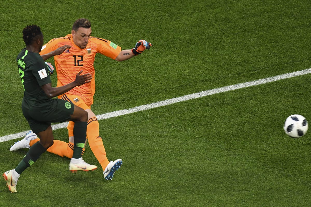 Armani, ovacionado, le dio la última oportunidad a Argentina