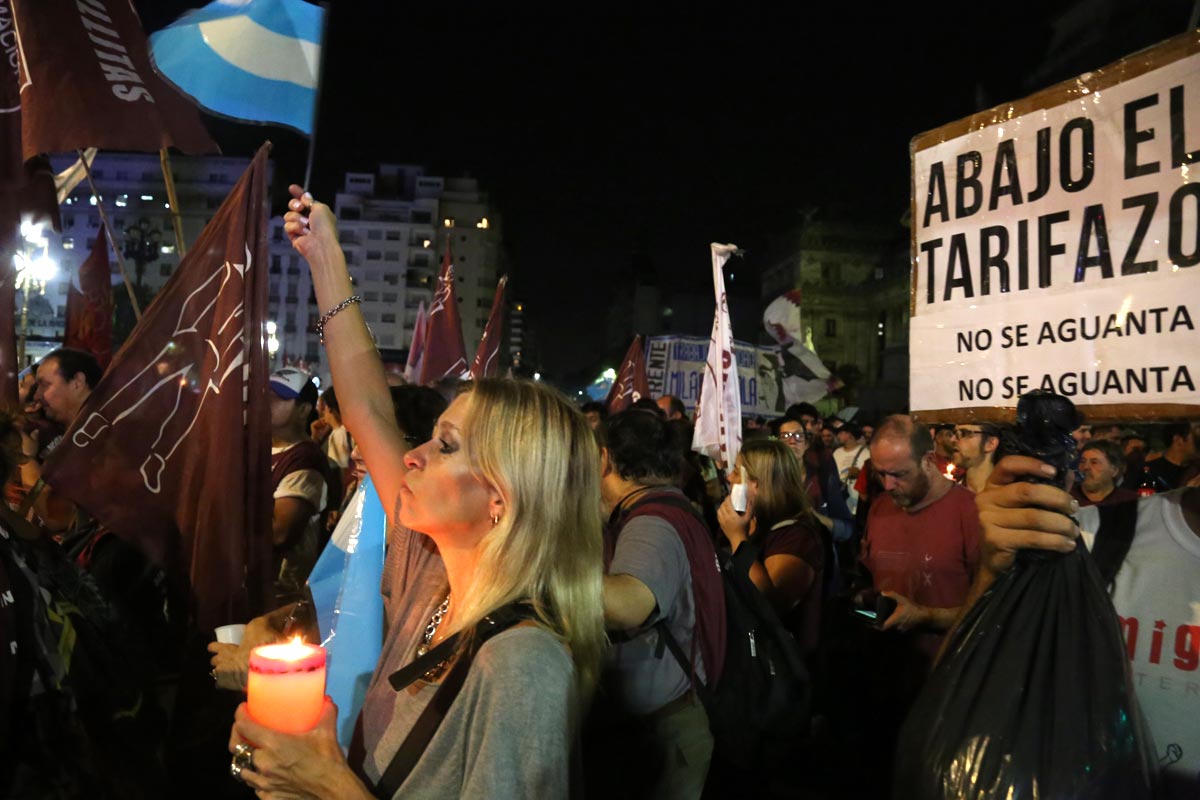 Tarifazo: una jueza avaló un veto de Macri y restringió la posibilidad de reclamar contra los aumentos