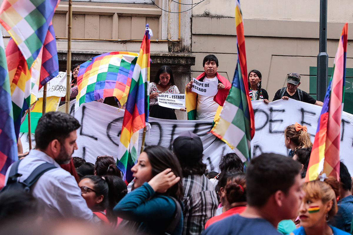 Organizaciones sindicales y políticas colmaron la Plaza de Mayo contra el Golpe en Bolivia