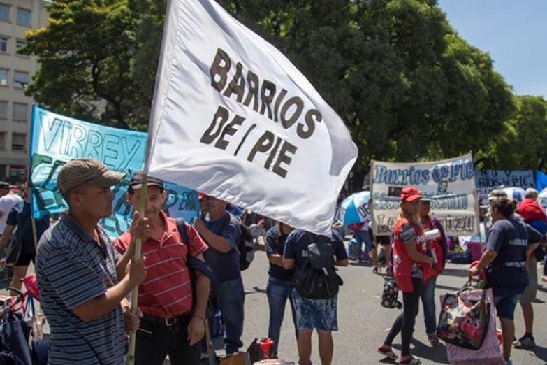 Organizaciones sociales marchan al Congreso, en reclamo de la sanción de varios proyectos de ley