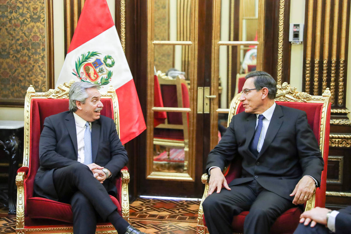 Alberto Fernández habló de integración regional con los presidentes de Bolivia y Perú