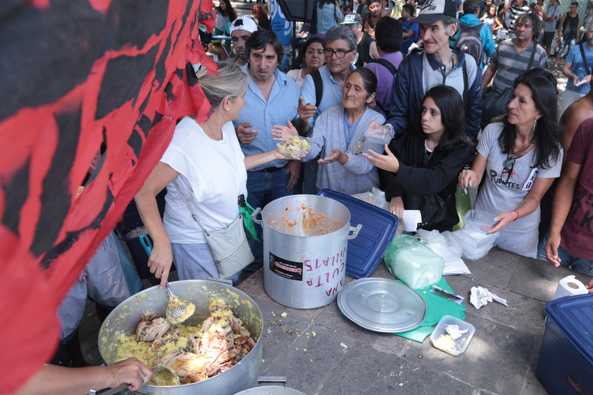 Indigencia: los expulsados del sistema no se resignan