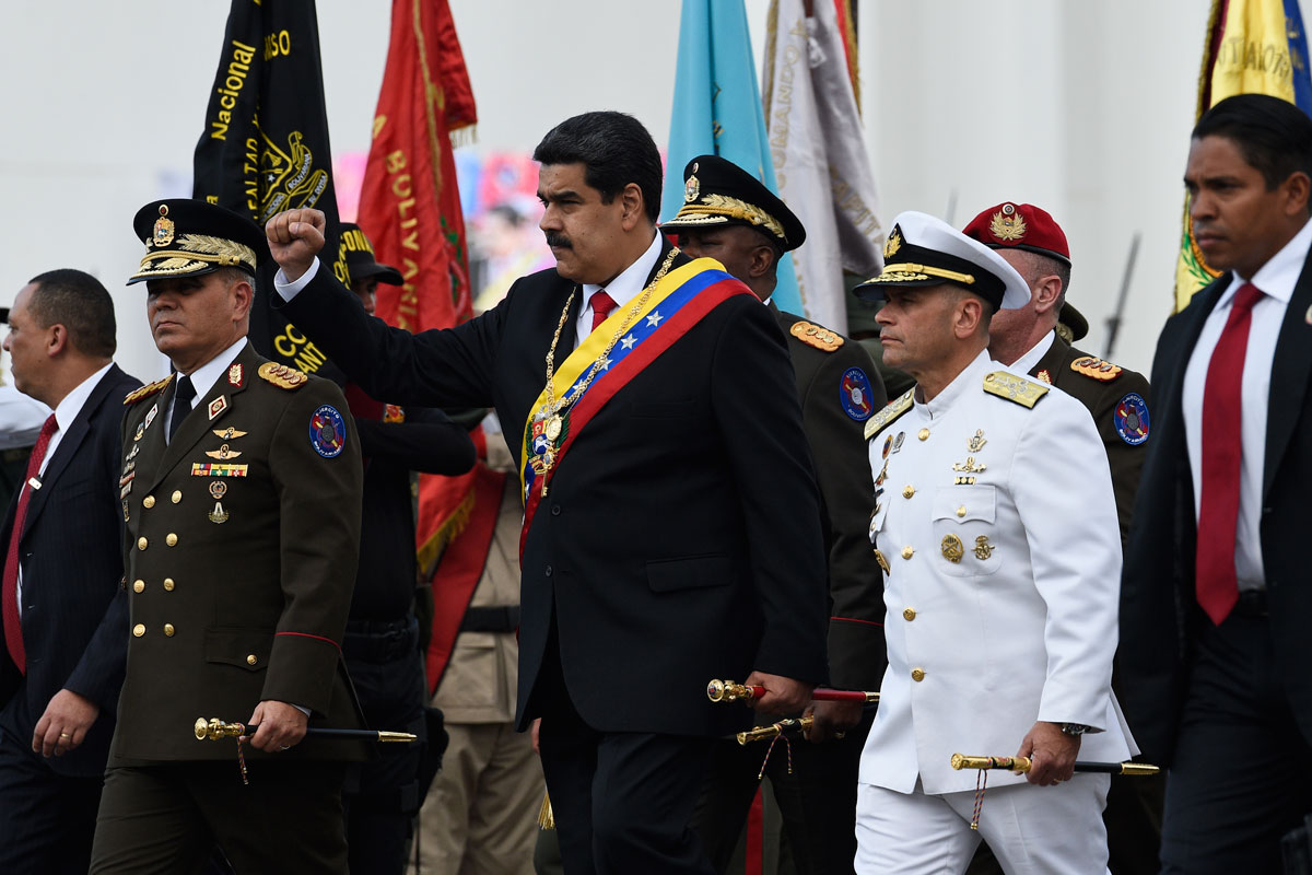 Maduro aseguró que tienen la lealtad de los jefes militares y llamó al pueblo venezolano a movilizarse