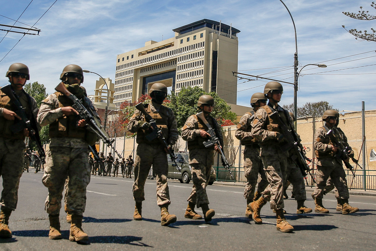Desalojaron el Congreso en Chile por posibles incidentes