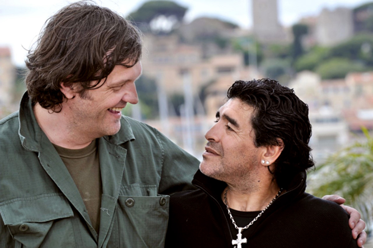 Emir Kusturica y su emocionado recuerdo de Maradona : «Era un dios embarrado alineando el planeta»