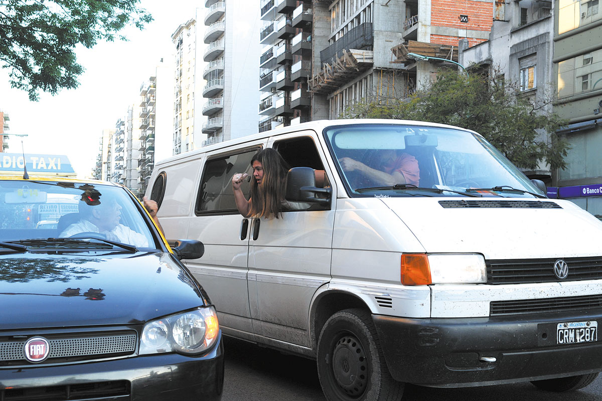 Agresividad, problemas de salud y familiares, los «daños» sociales del contexto económico