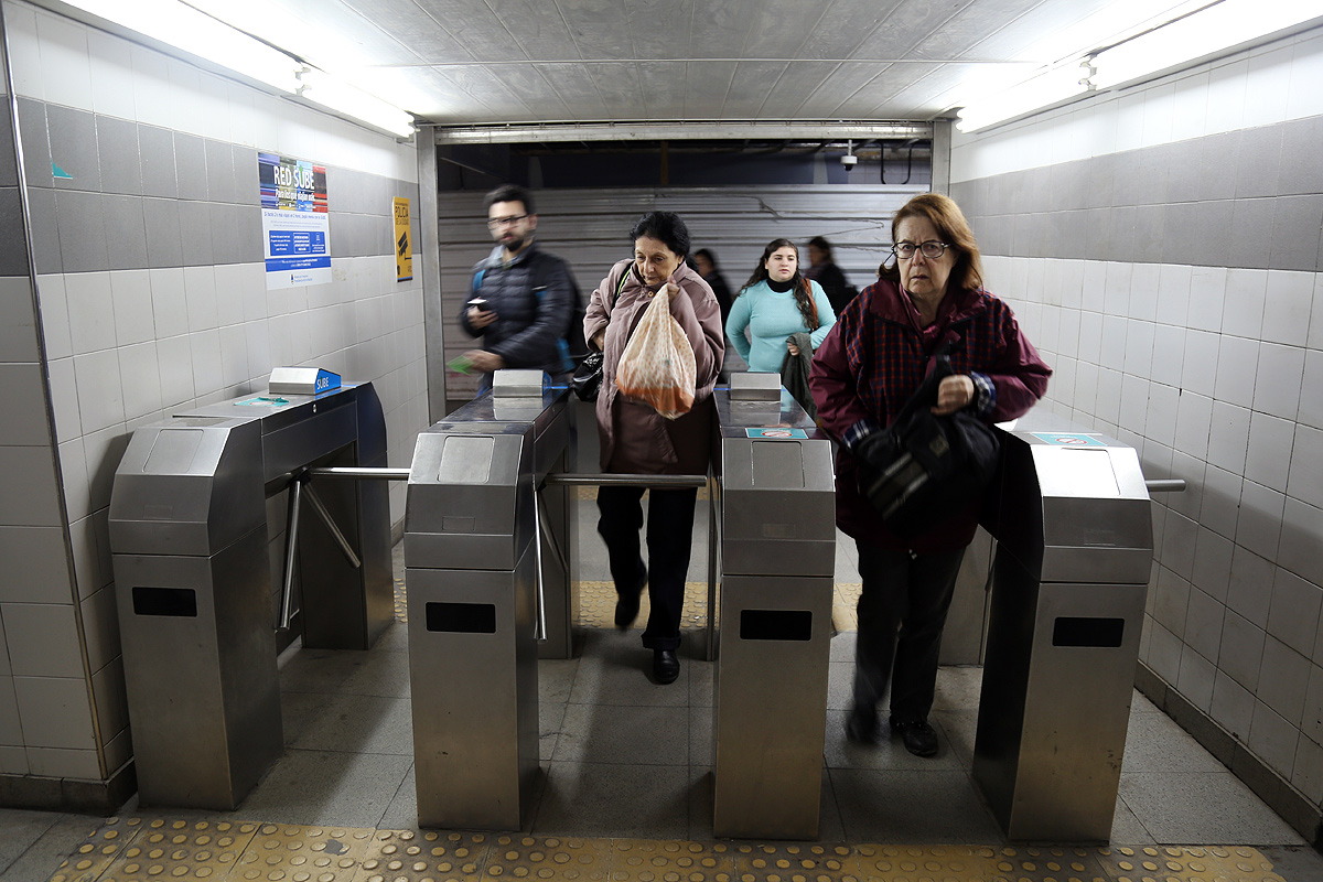 Pidió viajar gratis en subte porque no funcionaban las escaleras y las activaron