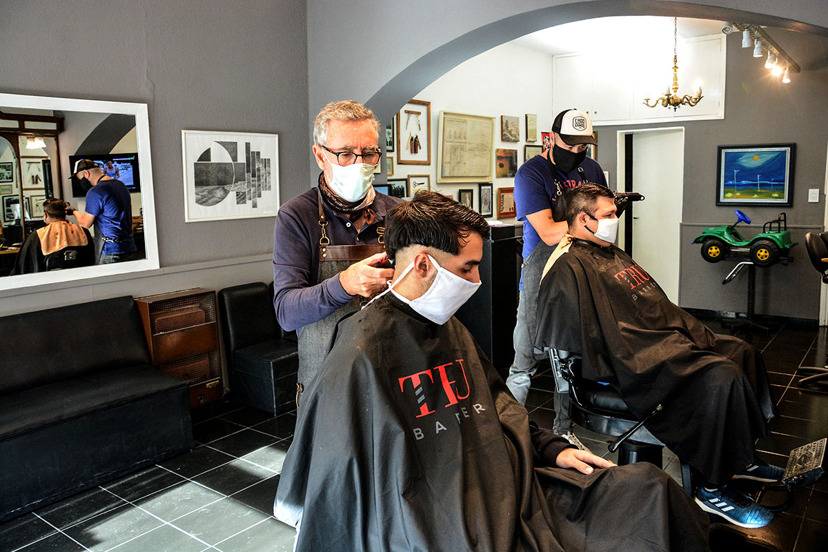 En Ciudad, reabren comercios y peluquerías