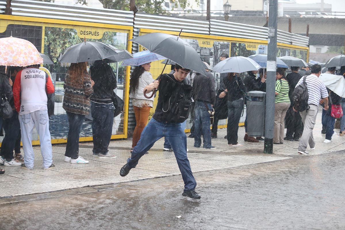 Pronóstico del fin de semana: lluvia para el sábado y frío para el domingo