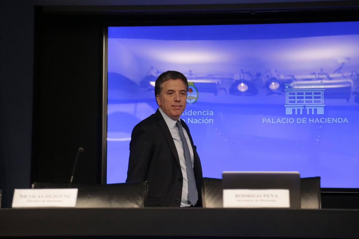 Dujovne formalizó los anuncios económicos: déficit cero y retenciones