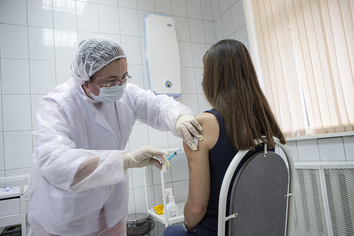 Ciudad ya definió a los 1.100.000 porteños que se vacunarán primero