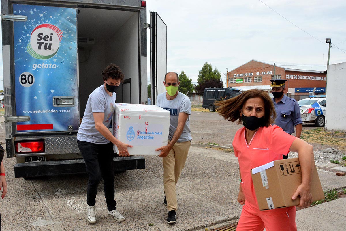 Vacunas: ya se aplicaron 52.195 dosis y comienza el envío de la segunda tanda a todo el país