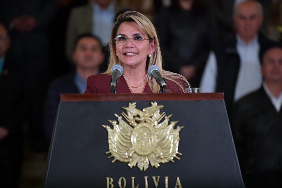 El Parlamento boliviano llamó a elecciones y provocó la furia de Añez
