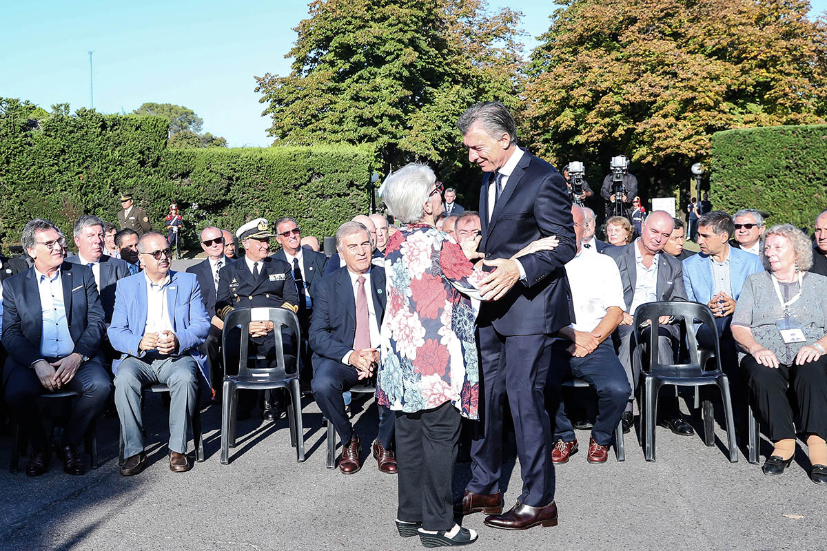 Ex combatientes contra Macri por los nuevos vuelos Malvinas: buscan la inconstitucionalidad del decreto