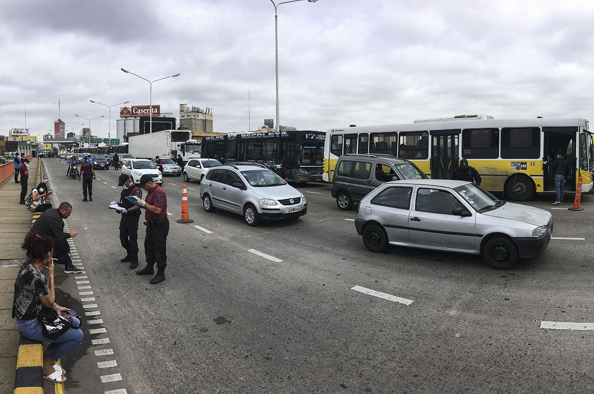 El Gobierno multiplicará los controles vehiculares y prepara nuevas restricciones para salir de compras