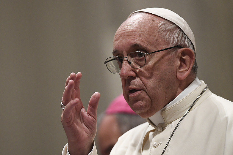 Obispos argentinos se encontraron con el papa y le transmitieron su preocupación por la situación social