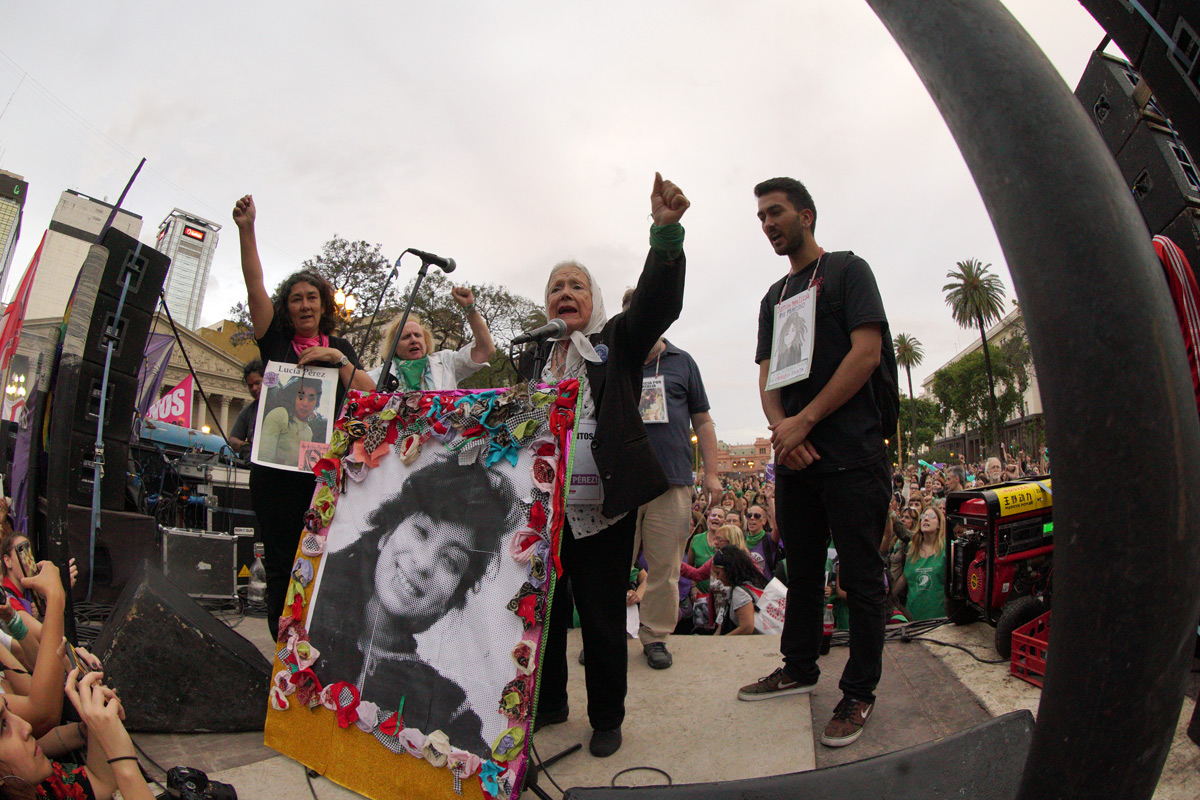 Una marea feminista copó el centro porteño